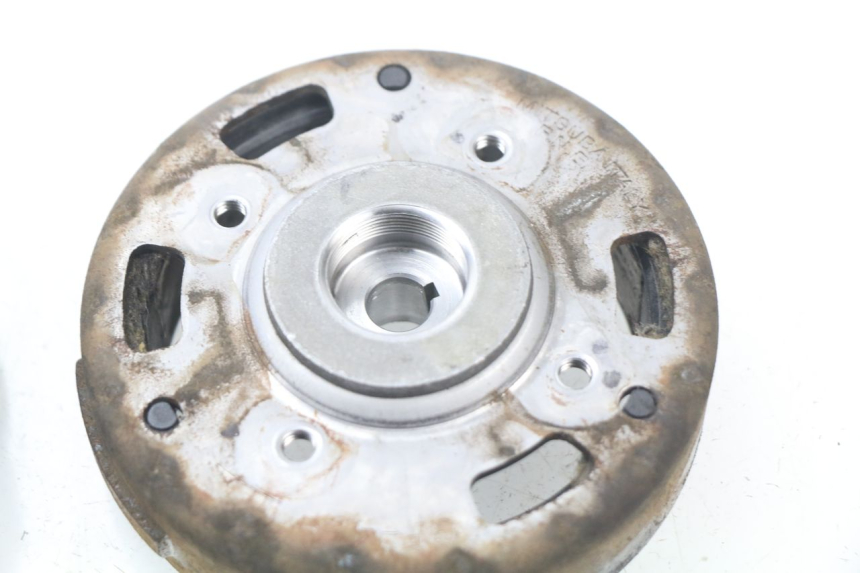 photo de ESTATOR PEUGEOT TREKKER TKR 50 (2005 - 2014) - Marcados y referencias originales