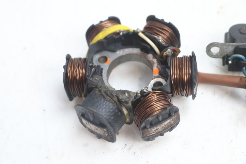 photo de ESTATOR PEUGEOT TREKKER 50 (1995 - 2004) - Vista general del producto