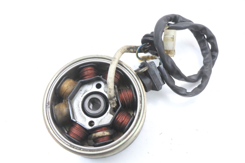 photo de ROTOR ESTATOR PEUGEOT V-CLIC VCLIC 50 (2007 - 2013) - Zoom estado de uso