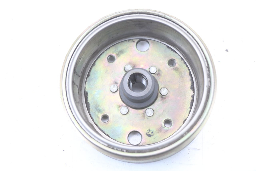 photo de ROTOR ESTATOR PEUGEOT V-CLIC VCLIC 50 (2007 - 2013) - Primer plano técnico