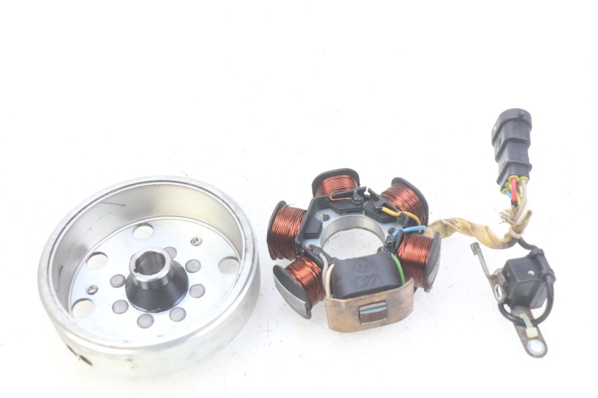 photo de ROTOR ESTATOR PIAGGIO VESPA LX 2T 50 (2005 - 2013) - Otra perspectiva
