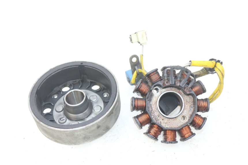 photo de ROTOR ESTATOR PIAGGIO VESPA LX 125 (2005 - 2010) - Primer plano técnico