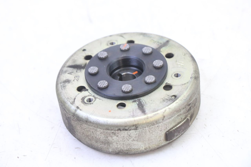 photo de ROTOR ESTATOR PEUGEOT VIVACITY NEW 2T 50 (2008 - 2017) - Primer plano técnico