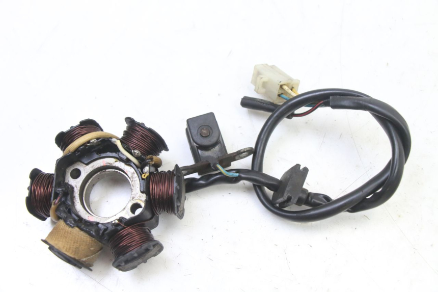 photo de ROTOR ESTATOR PEUGEOT VIVACITY NEW 2T 50 (2008 - 2017) - Detalles de los puntos de fijación