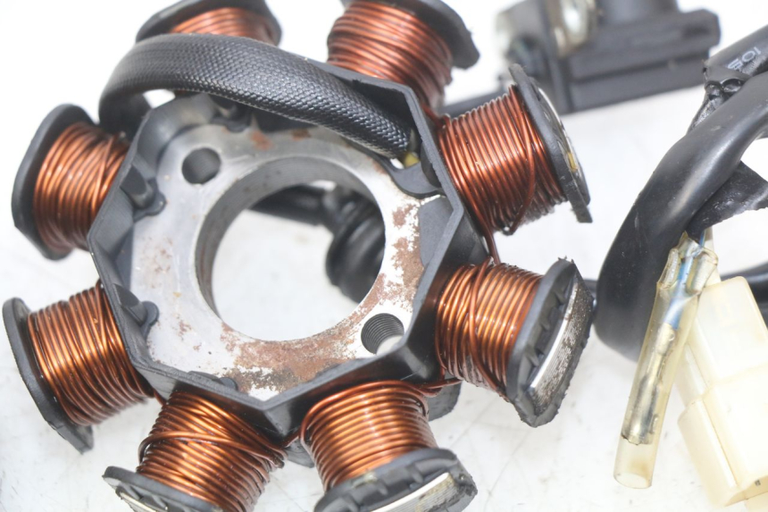 photo de ROTOR ESTATOR PEUGEOT VIVACITY NEW 4T 50 (2008 - 2017) - Otra vista del artículo