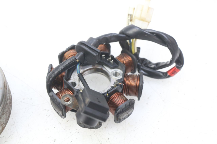 photo de ROTOR ESTATOR PEUGEOT VIVACITY NEW 4T 50 (2008 - 2017) - Detalles de los puntos de fijación