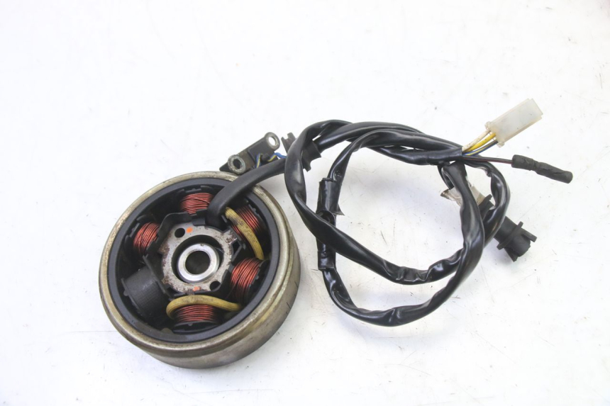 photo de ESTATOR PEUGEOT VIVACITY 50 (2004 - 2009) - Otra perspectiva