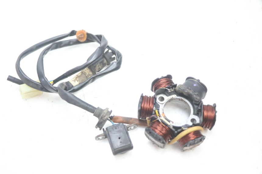 photo de ESTATOR PEUGEOT VIVACITY 50 (1998 - 2003) - Recambio usado revisado