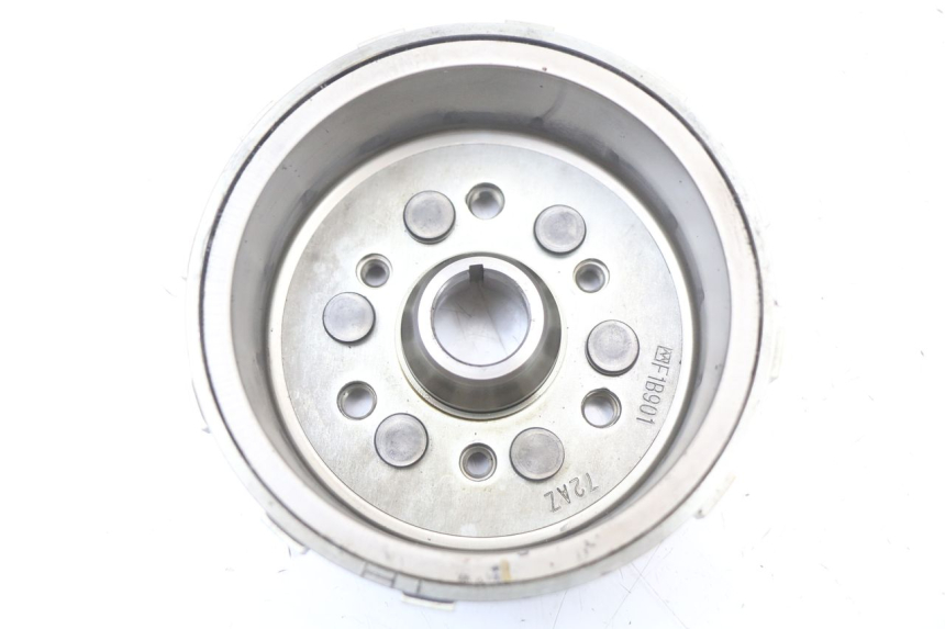 photo de ESTATOR YAMAHA XMAX X-MAX ABS 125 (2017 - 2020) - Primer plano técnico