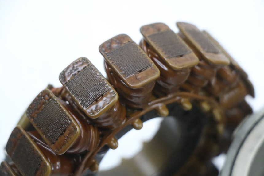 photo de ESTATOR YAMAHA XMAX X-MAX ABS 125 (2017 - 2020) - Estado de la superficie y material