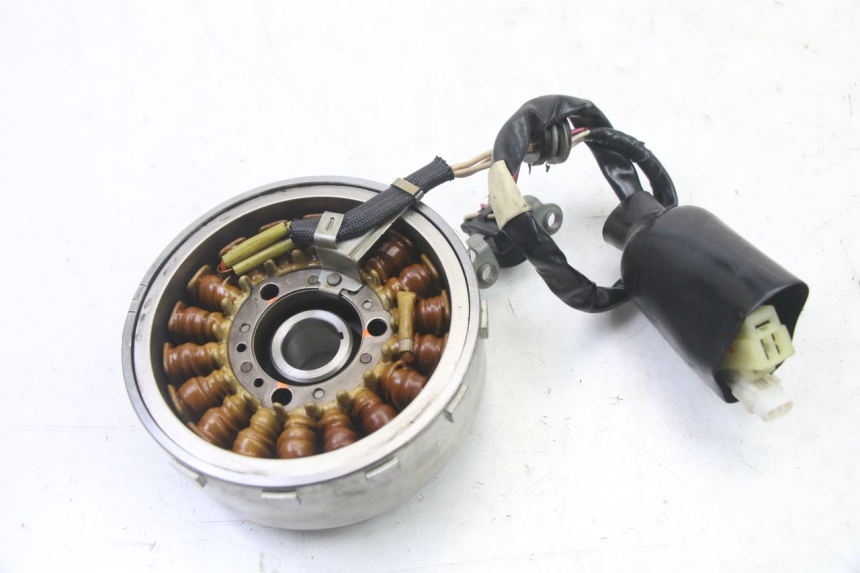 photo de ESTATOR YAMAHA X-MAX XMAX 125 (2010 - 2013) - Otra perspectiva