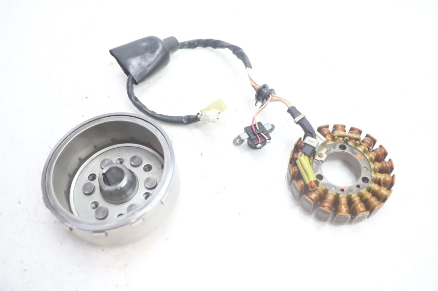 photo de ESTATOR YAMAHA XMAX X-MAX 125 (2006 - 2009) - Detalle de la pieza