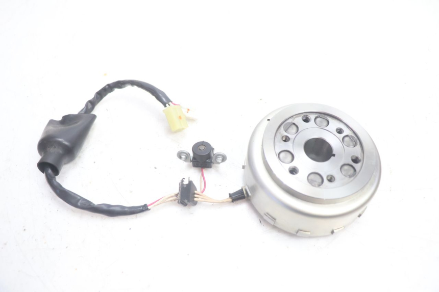 photo de ESTATOR YAMAHA XMAX X-MAX 125 (2006 - 2009) - Zoom estado de uso