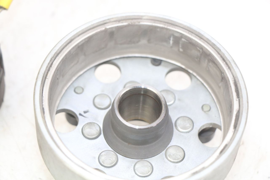 photo de ROTOR ESTATOR PIAGGIO X8 125 (2004 - 2007) - Zoom estado de uso