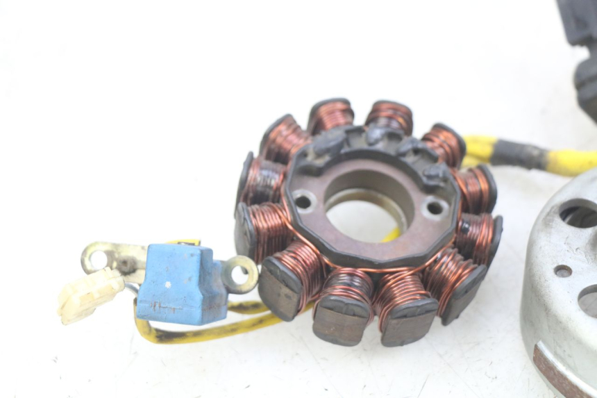 photo de ROTOR ESTATOR PIAGGIO X8 125 (2004 - 2007) - Detalles de los puntos de fijación