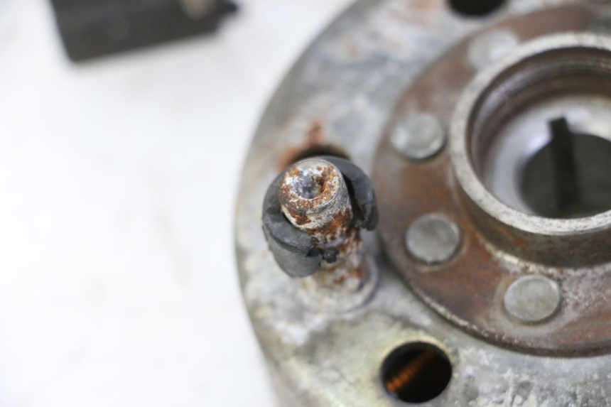 photo de ESTATOR PIAGGIO X9 EVOLUTION 125 (2003 - 2007) - Primer plano técnico