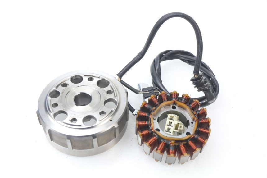 photo de ESTATOR YAMAHA XP T-MAX TMAX ABS 530 (2012 - 2015) - Vista general del producto