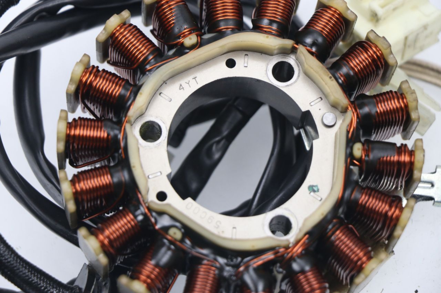 photo de ESTATOR YAMAHA XP T-MAX TMAX 530 (2015 - 2016) - Estado de la superficie y material