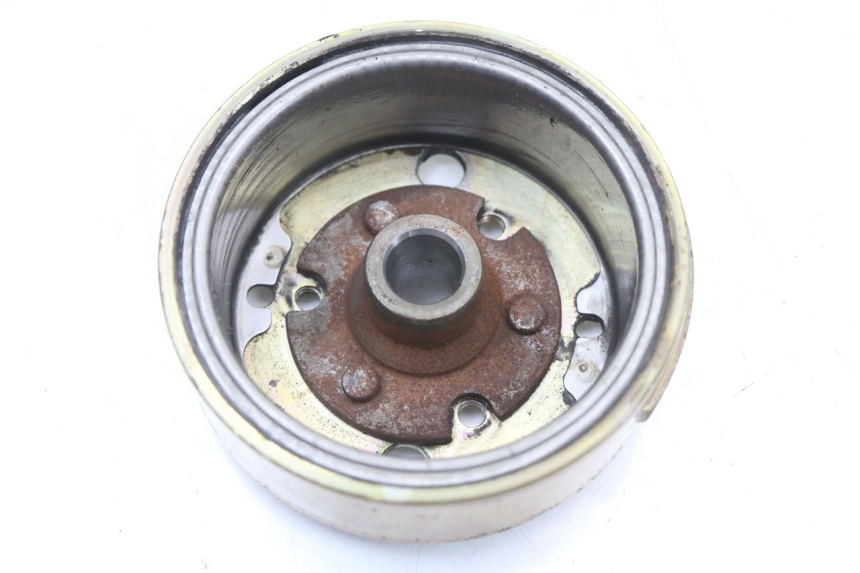 photo de ESTATOR YAMAHA YE ZEST 50 (1992 - 1998) - Primer plano técnico