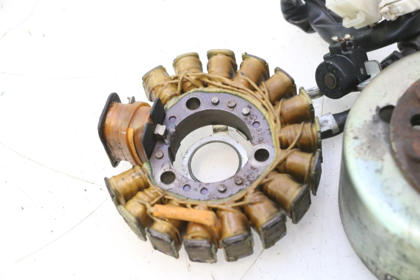 photo de ROTOR ESTATOR YAMAHA YP MAJESTY 125 (1998 - 2001) - Foto de producto adicional