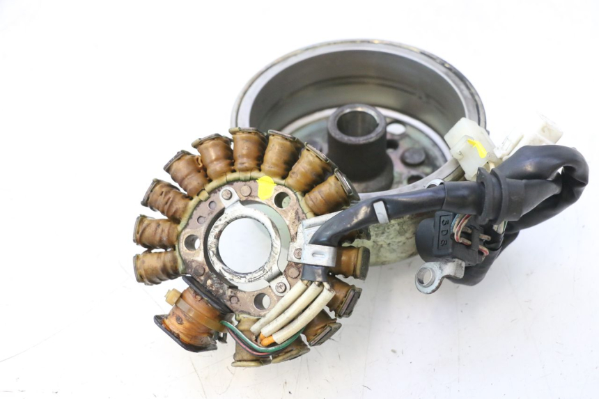 photo de ROTOR ESTATOR YAMAHA YP MAJESTY 125 (1998 - 2001) - Primer plano técnico