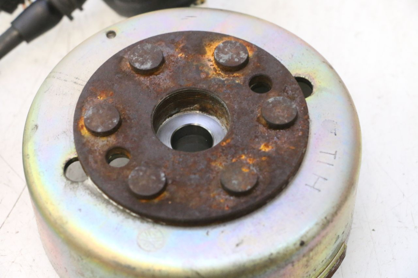 photo de ROTOR ESTATOR YAMAHA YP MAJESTY 125 (2002 - 2006) - Zoom sobre los componentes