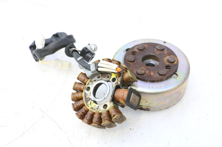 photo de ROTOR ESTATOR YAMAHA YP MAJESTY 125 (2002 - 2006) - Primer plano técnico
