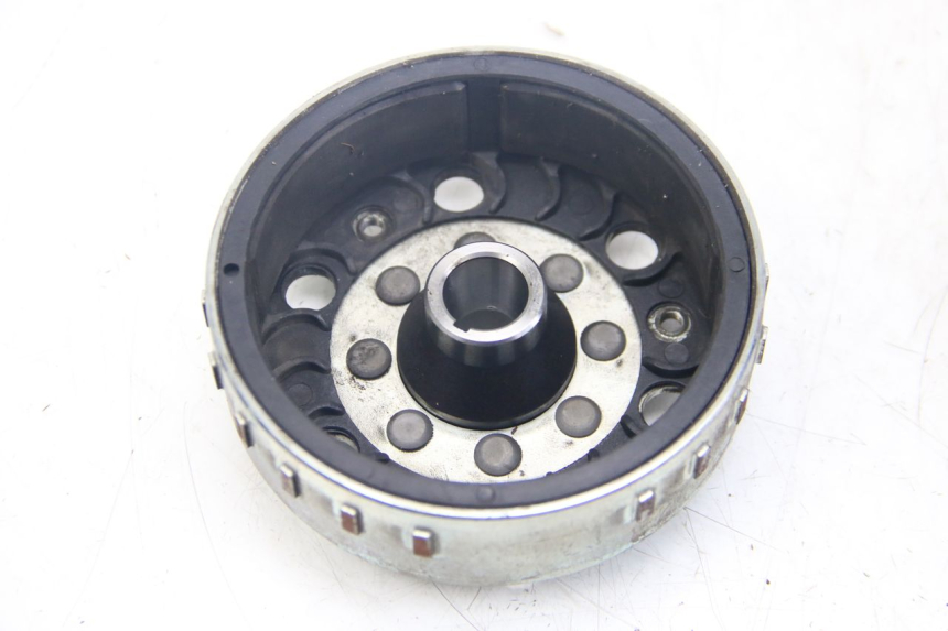 photo de ROTOR ESTATOR PIAGGIO ZIP 4T 50 (2018 - 2020) - Primer plano técnico