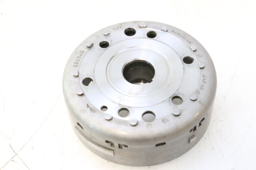 photo de VOLANTE MAGNETICO SUZUKI SV S 650 (1999 - 2002) - Estado de la superficie y material