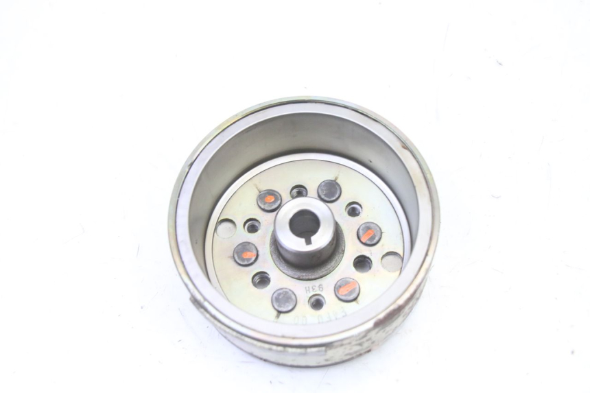 photo de VOLANTE MAGNETICO YAMAHA TDR DELTABOX 125 (1997 - 2003) - Primer plano técnico