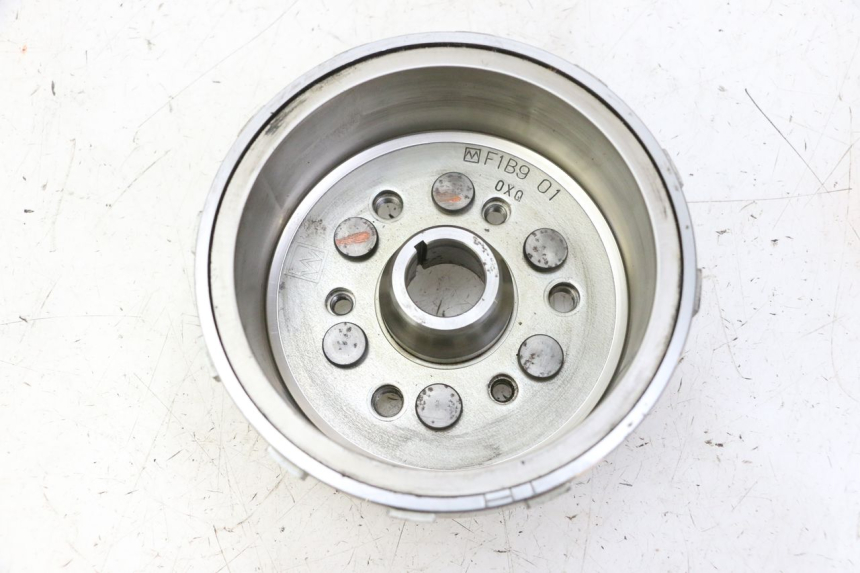 photo de VOLANTE MAGNETICO YAMAHA X-MAX XMAX 125 (2010 - 2013) - Otra perspectiva