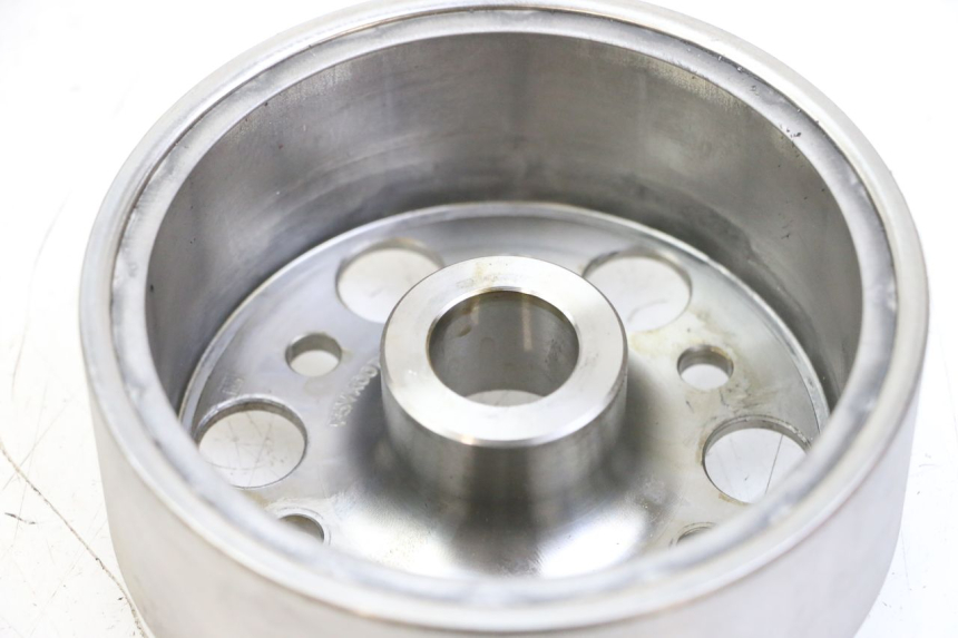 photo de VOLANTE MAGNETICO YAMAHA FZ6 FAZER S2 600 (2007 - 2011) - Detalle de la pieza