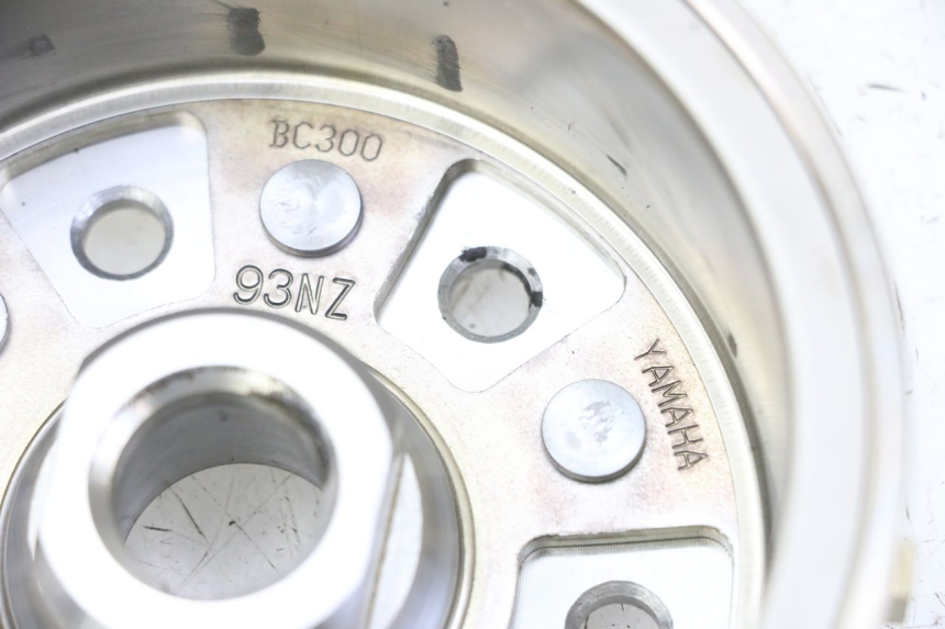 photo de VOLANTE MAGNETICO YAMAHA YP T-MAX TMAX 530 (2017 - 2020) - Otra perspectiva