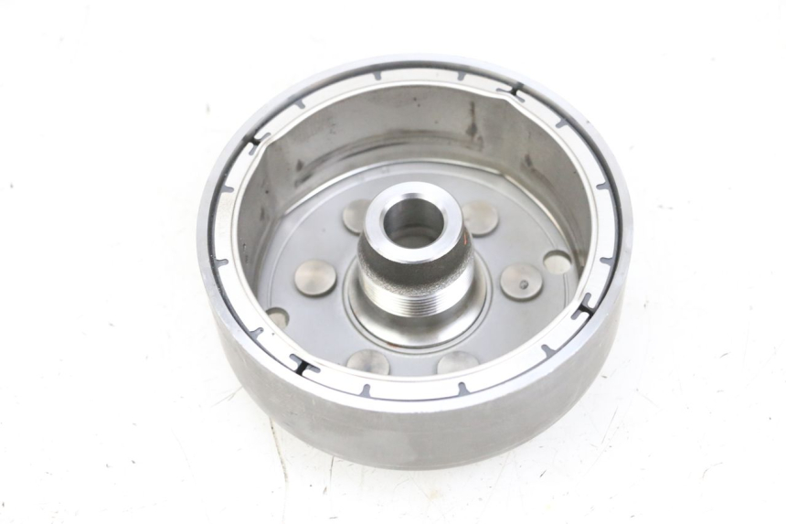 photo de VOLANTE MAGNETICO KAWASAKI ZR 7 750 (1999 - 2004) - Primer plano técnico