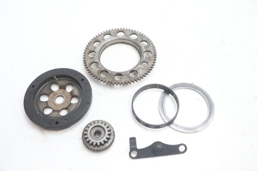 photo de ARRANQUE RUEDA LIBRE MBK BOOSTER SPIRIT 50 (1996 - 1999) - Primer plano técnico