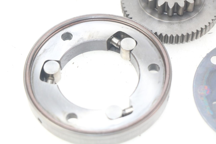 photo de RUEDA LIBRE DE ARRANQUE SUZUKI BURGMAN 125 (2007 - 2014) - Otra perspectiva