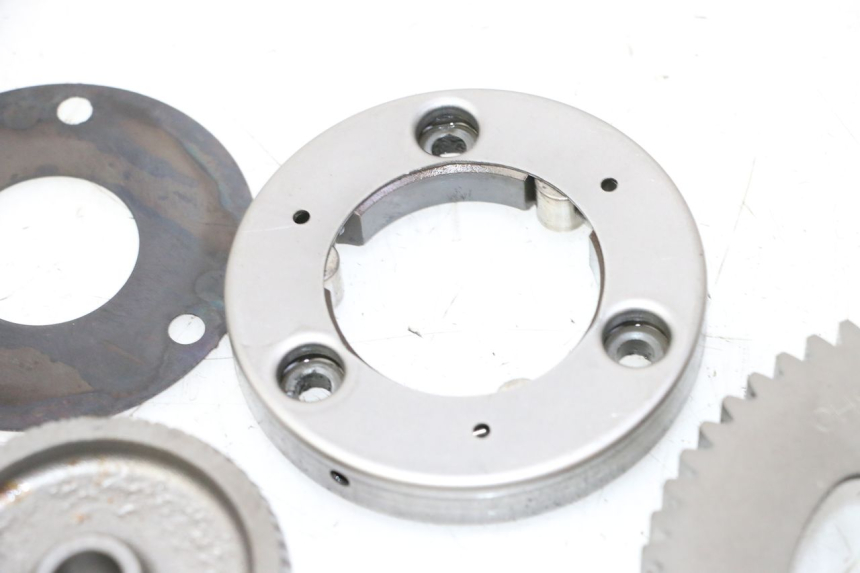 photo de RUEDA LIBRE DE ARRANQUE SUZUKI BURGMAN 125 (2007 - 2014) - Primer plano técnico