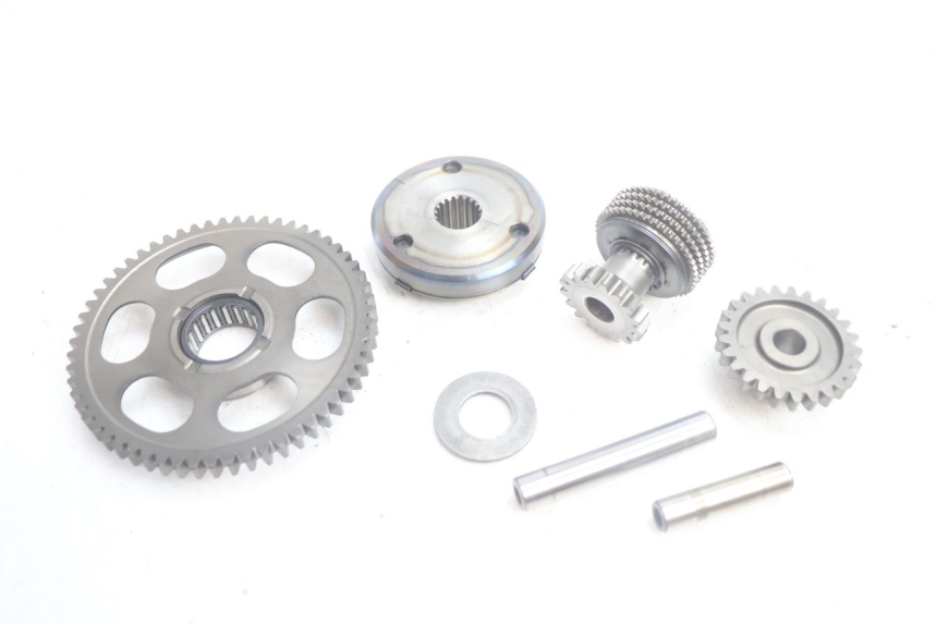 photo de ARRANQUE RUEDA LIBRE SUZUKI BURGMAN EXECUTIVE ABS 650 (2006 - 2012) - Primer plano técnico