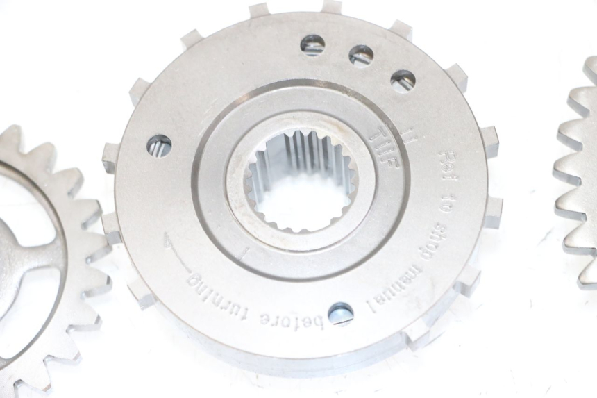 photo de ARRANQUE RUEDA LIBRE HONDA CB R 1000 (2018 - 2023) - Primer plano técnico