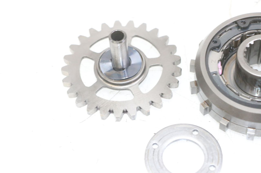 photo de ARRANQUE RUEDA LIBRE HONDA CB R 1000 (2018 - 2023) - Detalles de los puntos de fijación