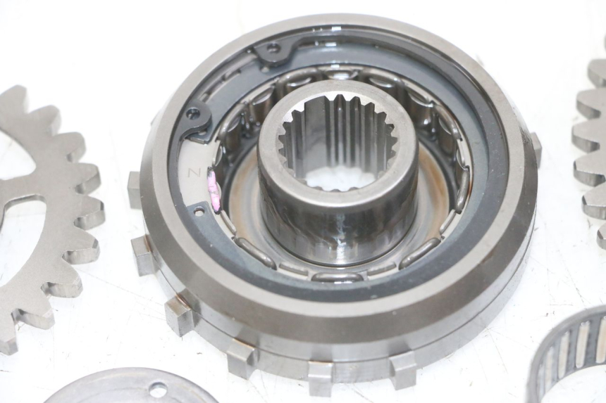 photo de ARRANQUE RUEDA LIBRE HONDA CB R 1000 (2018 - 2023) - Estado de la superficie y material