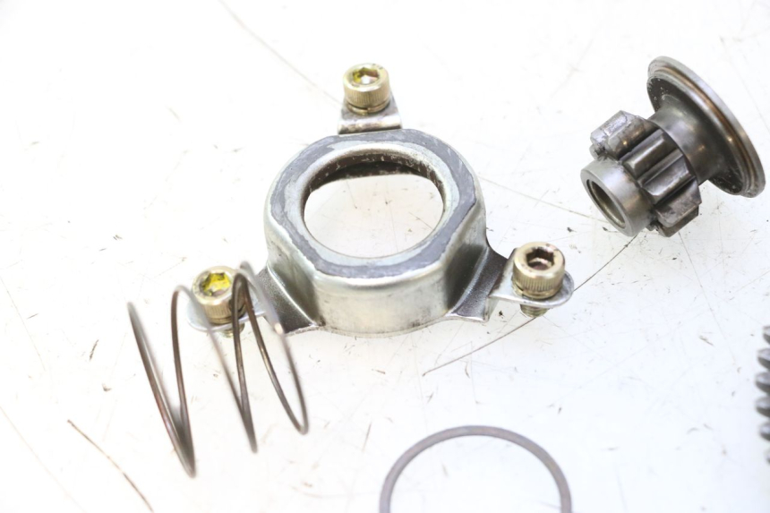 photo de ARRANQUE RUEDA LIBRE TGB CITY RS 50 (2011 - 2016) - Primer plano técnico