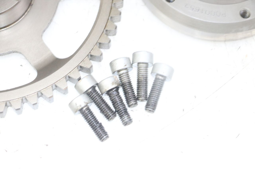 photo de ARRANQUE RUEDA LIBRE HONDA FORZA ABS 300 (2013 - 2017) - Detalles de los puntos de fijación