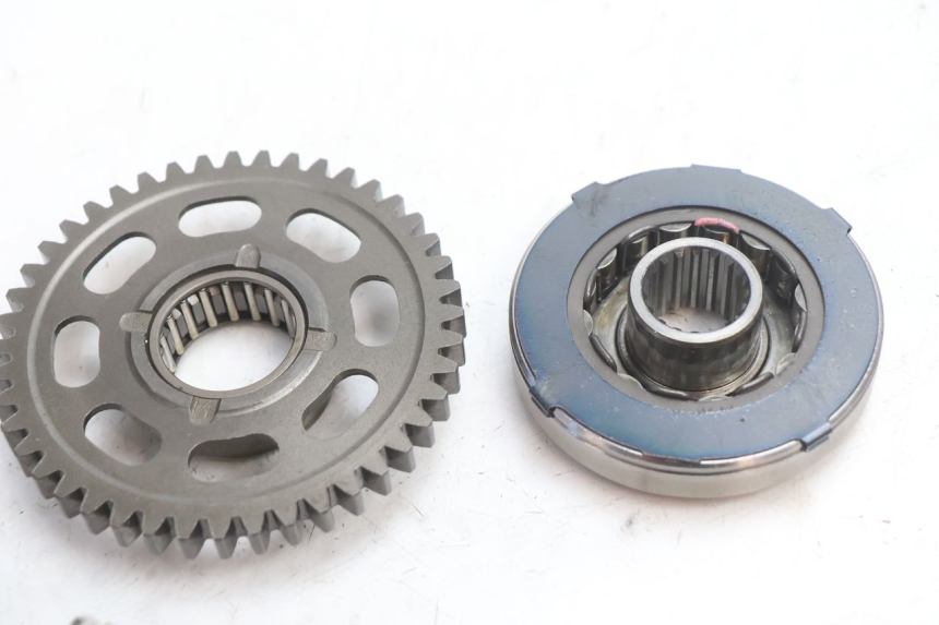photo de ARRANQUE RUEDA LIBRE SUZUKI GSR 600 (2005 - 2012) - Otra perspectiva