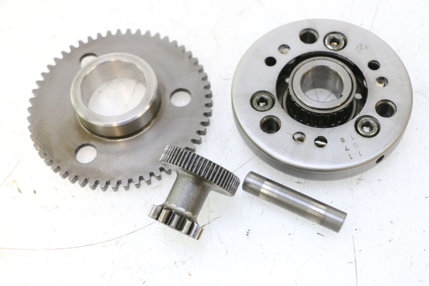 photo de ARRANQUE RUEDA LIBRE SYM MIO 50 (2005 - 2010) - Primer plano técnico