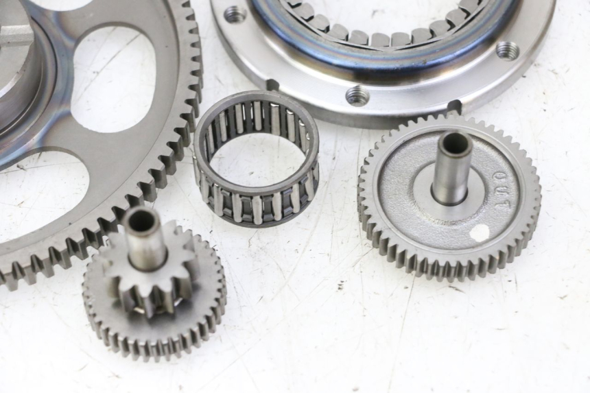 photo de ARRANQUE RUEDA LIBRE HONDA NTV DEAUVILLE 650 (2001 - 2006) - Detalles de los puntos de fijación