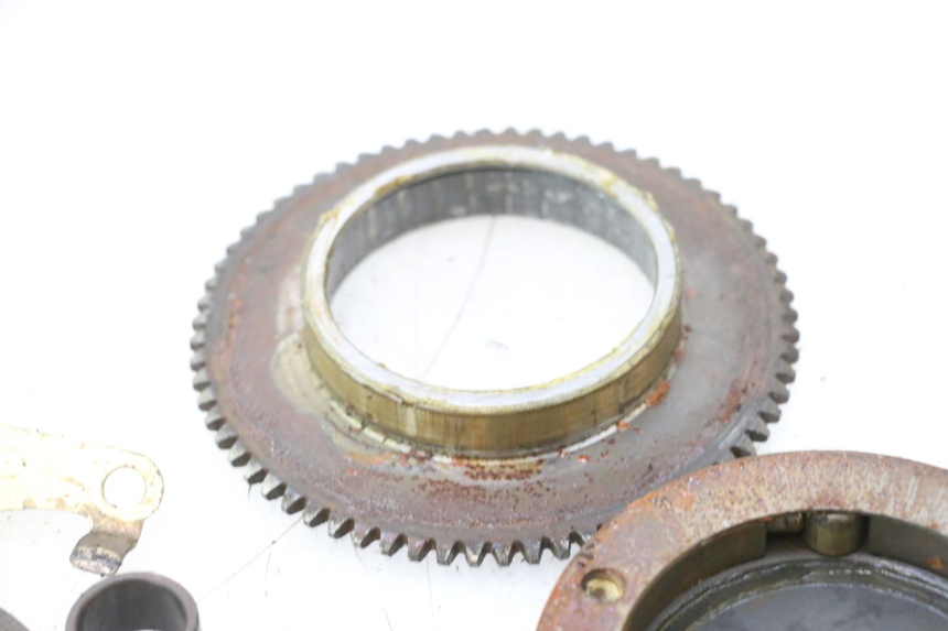 photo de ARRANQUE RUEDA LIBRE TNT MOTOR ROMA 12' 2T 50 (2007 - 2018) - Detalles de los puntos de fijación