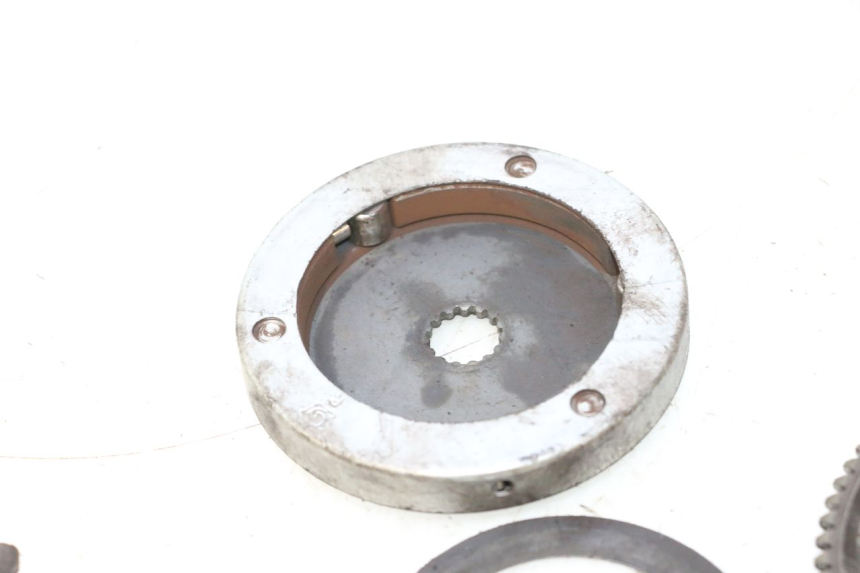 photo de RUEDA LIBRE DE ARRANQUE KEEWAY RY6 2T 50 (2011 - 2019) - Primer plano técnico