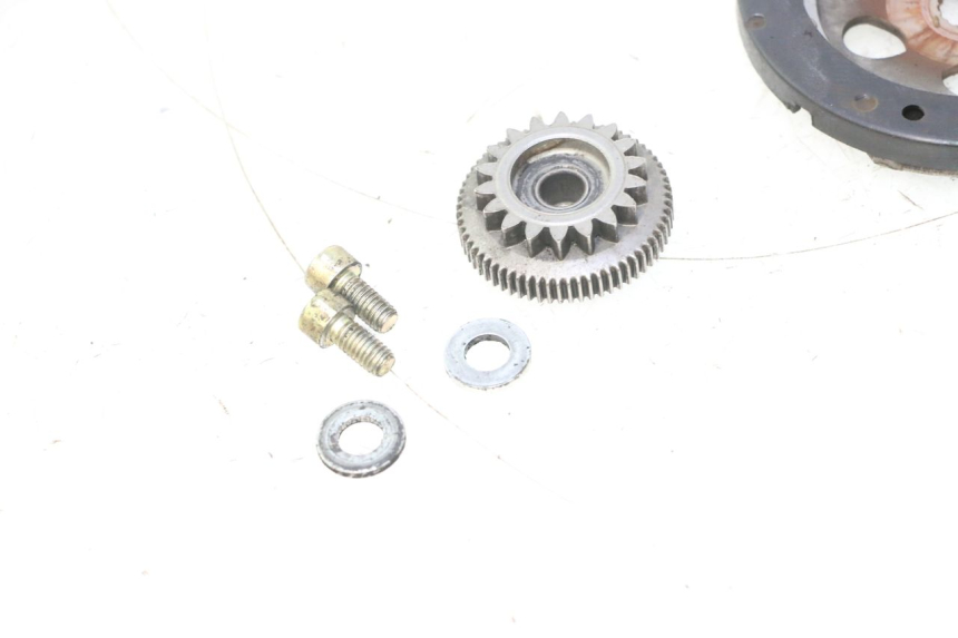 photo de ARRANQUE RUEDA LIBRE YAMAHA SLIDER 50 (1999 - 2004) - Primer plano técnico
