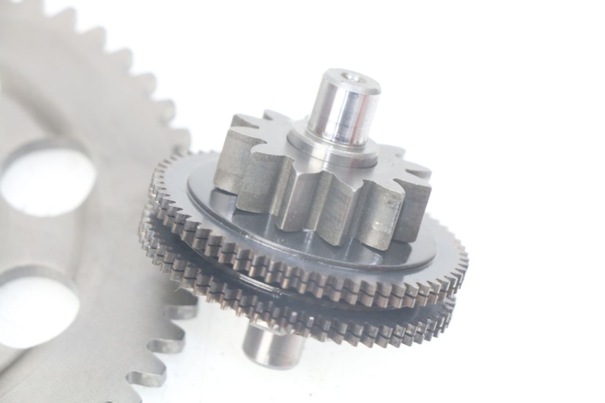 photo de ARRANQUE RUEDA LIBRE APRILIA SRV 850 (2012 - 2017) - Detalles de los puntos de fijación